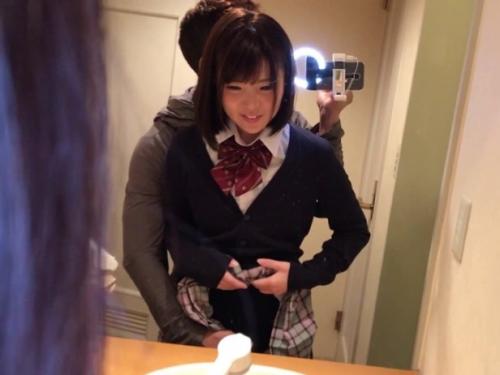 【素人】彼氏にお願いされてハメ撮りしちゃう美少女！イチャラブしながら制服着せられ激しいピストンでハメ倒されちゃう