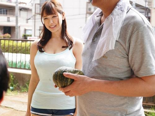 やる事ない田舎の叔父の家で知り合った隣の爆乳お姉さん！男を惑わせるおっぱいでパイズリされ汗だくで腰を振りまくっちゃう
