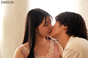 夫の親友の濃厚ベロキスに理性を忘れ求め合う不倫性交 接吻NTR 朝海汐【1dldss00372】