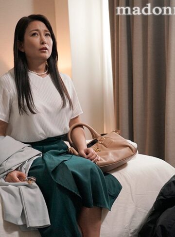 「ねぇ？あなた、本当に童貞なの？」～童貞詐欺にイカされ続けた人妻～ 一色桃子【jul00192】