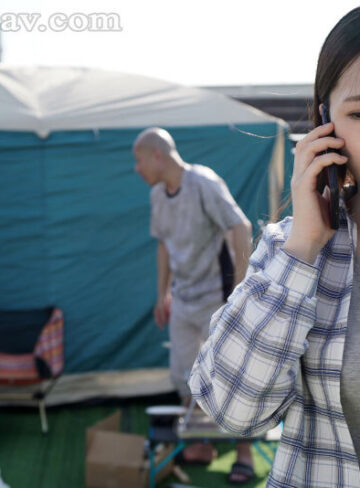【人妻NTR】町内会のキャンプに参加した巨乳妻…参加したオヤジたちにテントで襲われて輪わされる 一乃あおい【juq00148】