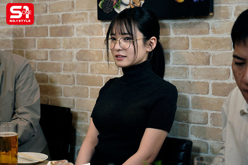 大人しい新入女子社員を一泊出張に同行させ相部屋に連れ込むと…まさかのド淫乱メスに変身して精液透明になるまで絞りヌカれた… 乃坂ひより【sone00753】